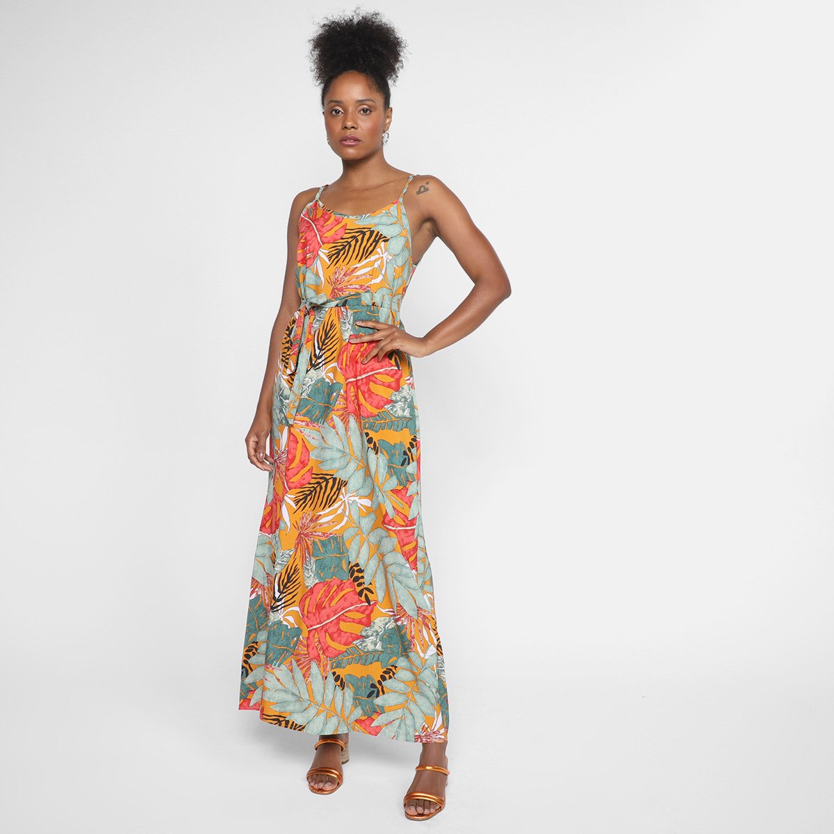 Vestido Longo Ayaka Evasê Floral - Laranja Menor preço em Vestido Longo Ayaka Evasê Floral - Laranja