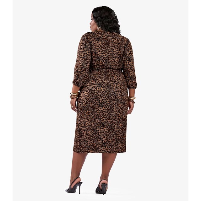Vestido Midi Estampa Oncinha Plus Size Secret Glam Marrom