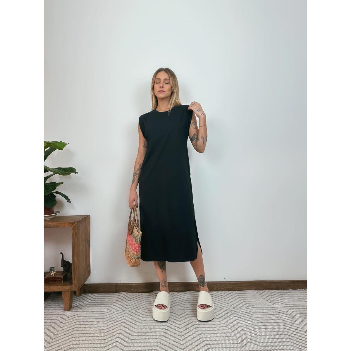 Vestido Muscle Tee Midi Regata Com Fenda Aveloz- Preto-GG Menor preço em Vestido Muscle Tee Midi Regata Com Fenda Aveloz- Preto-GG