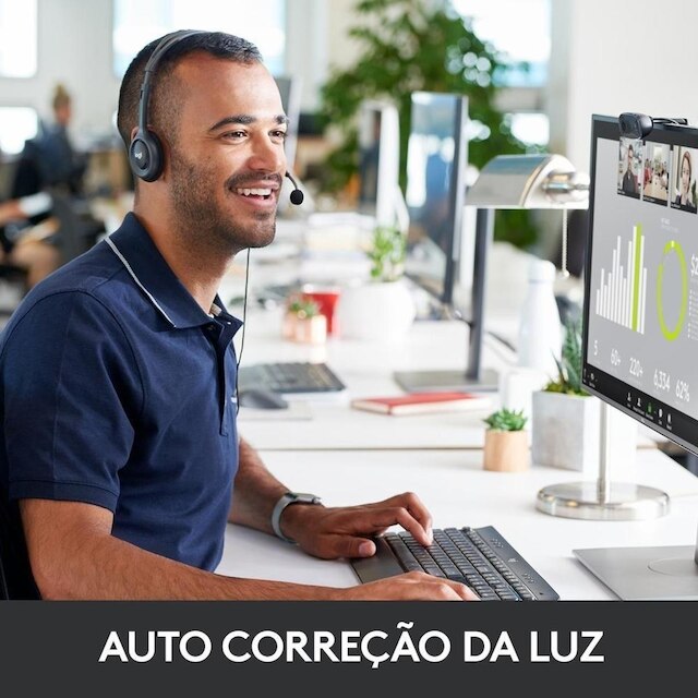 Webcam HD Logitech C270, 720p, 30 FPS, Microfone Integrado, USB 2.0 - 960-000694
